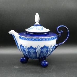 Bombay Company Asian Garden Teapot, ca 1990&#39;s, 9&quot;H