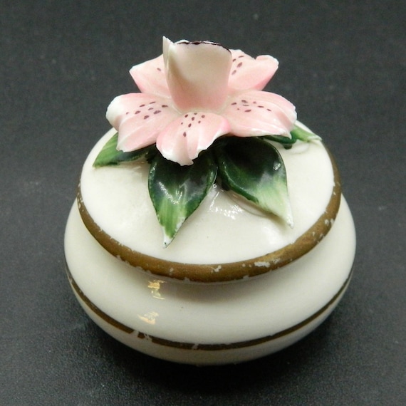 Capodimonte Porcelain Lily Ring Trinket Box - image 5