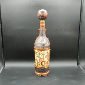 Decantador de licor com mapa do mundo antigo revestido em couro florentino italiano com rolha, 17"H