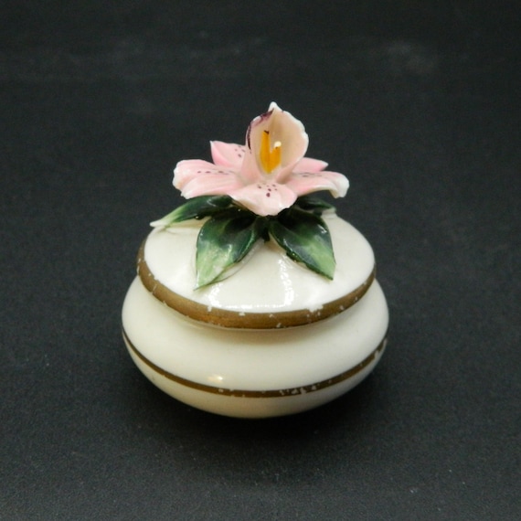 Capodimonte Porcelain Lily Ring Trinket Box - image 1