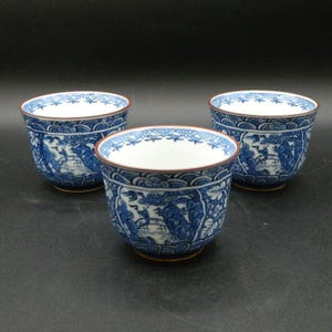 Arita or Imari Ware Japanese Pottery Teacup Set of 3