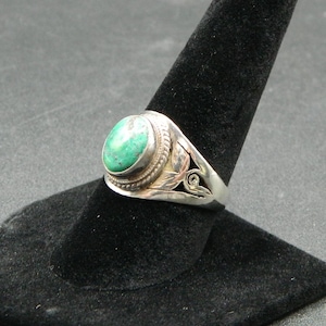 Southwest Style Sterling Silver and Turquoise Oval Ring- Size 10
