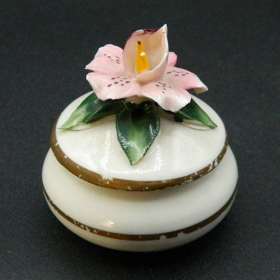 Capodimonte Porcelain Lily Ring Trinket Box - image 2