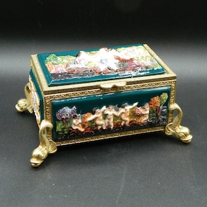 Capodimonte Reuge Italian Music Box plays Eidelweiss