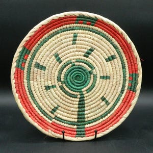 Handwoven Grass Tray 12&quot;