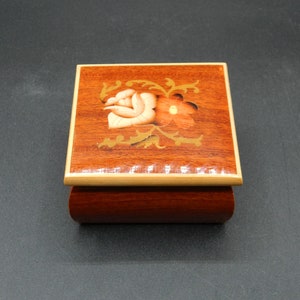 Inlaid Wood Floral Design Trinket Ring Box