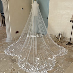 Mermaid Shape Veil Flower Lace Veil Bridal Veil Cathedral Veil Fingertip Veil Ivory Tulle Veil Stunning Veil Regal Fairy Veil Beading Veil