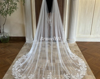Fine lace Cape Elegant Floral Lace Cape Veil Bridal Cape Wedding Cape Custom Length Dreamy Cape Cathedral Cape Stunning Bridal Cape Classic