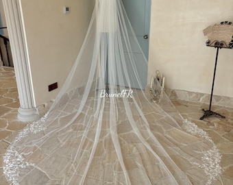 Simple Floral Lace Veil Lace Edge Veil Cathedral Veil Ivory Tulle Veil Bridal Chapel Veil Custom length Veil Handmade Comb Veil One Layer
