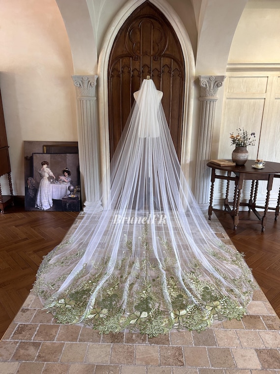 Green Botanical Veil Cathedral Veil Wedding Bridal Wedding  display picture 1