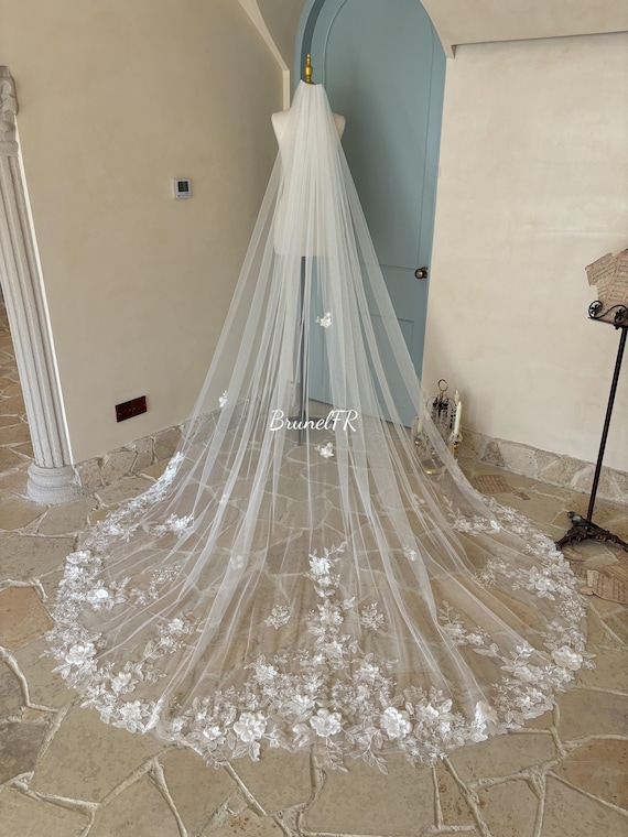 Vivid Flower Veil Elegant Lace Veil Flower Veil Cathedral Veil  Ivory Tulle Veil Bridal Chapel Veil Custom length Veil Handmade 3D Floral