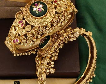 Gold 2 pcs Bangles : Chunky Bangle for Women - Manalisstudio