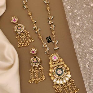 Bridal Kundan Necklace Set: Indian Wedding Jewelry with Green Enamel