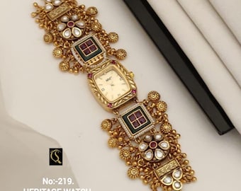Vintage Style Flower Watch: Gold Plated Stainless Steel Bracelet