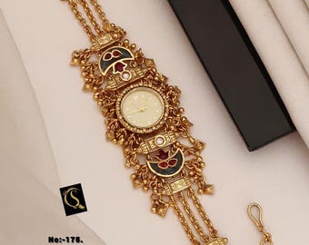 Vintage Gold Women's Watch: Dainty Minimalist Design