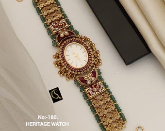 Relógio de pulso vintage com mostrador branco e pulseira: elegante relógio de pulso dourado, joia clássica para presente.