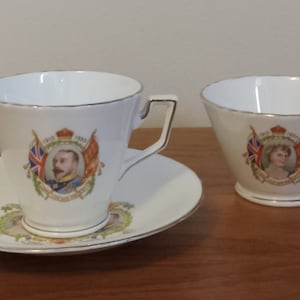 Sutherland 1935 King George V + Queen Mary Silver Jubilee china teacup + saucer plus unmarked sugar bowl