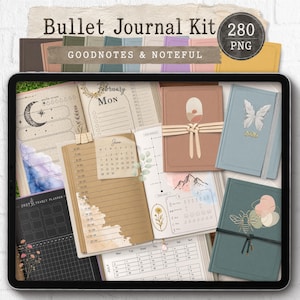 Może przedstawiać: Cyfrowy zestaw do bullet journala zawierający 280 plików PNG dla Goodnotes i Noteful. Wyświetlacz pokazuje różne strony planera z ilustracjami księżyca, gór i kwiatów oraz kilka zamkniętych okładek dzienników w stonowanych kolorach.