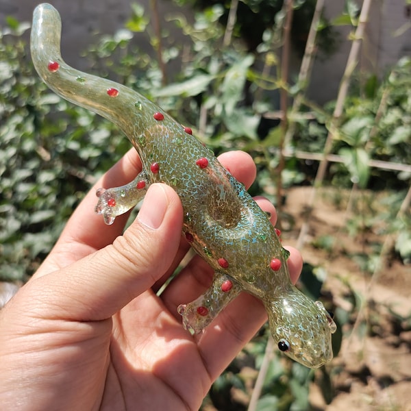 Handmade Lizard Pipe Chameleon Unique Glass Pipes Gecko Mystery Hand Pipe Pretty Pipes Beautiful Gift
