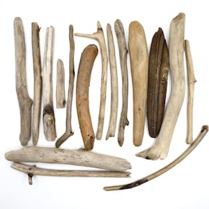 Natural Round Driftwood Set Of 16 Unique Driftwood Branches Driftwood Pieces Decorative Drift Wood Beach Wood Rustic 6.4-18 cm; 2.51- 7.08&#39;&#39;