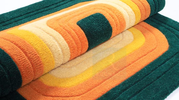 Geometric Hand-Tufted Wool Rug: Retro 70s Style Rug For Gifting On New Year And Home Decor
