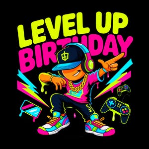 Può includere: Una grafica vibrante con le parole "LEVEL UP BIRTHAY" in giallo neon e rosa. L'immagine presenta un personaggio dei cartoni animati con cuffie, un berretto e una catena d'oro, con un controller e fulmini. Il personaggio è in una posa dinamica.