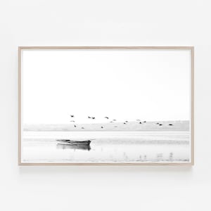 Fliegende Vögel Druck, Vögel Schwarzweiß Kunst, horizontaler Druck, modernes minimalistisches Poster, Vogelschwarm Kunst, Segelboot Druck, Natur Kunst