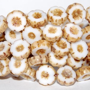 Table Cut round beads Hawaii flowers, 12 mm
