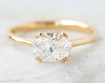 Oval Diamond Ring , 10K 14K Gold Lab Grown Diamond Ring for Wedding and Engagement Ring or Band