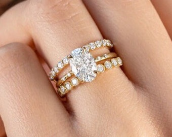 Oval Diamond Ring , 10K 14K Gold Lab Grown Diamond Ring for Wedding and Engagement Ring or Band