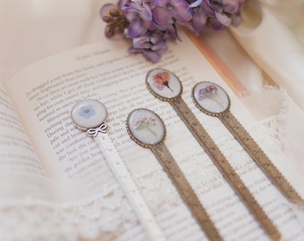 Vintage Wildflower Bookmark | Metal Bookmark | Pressed flower Bookmark | Gift for Reader | Gift for Mom