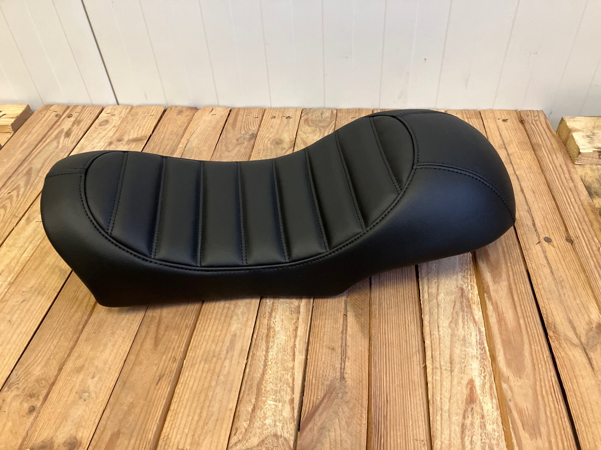 美品　BMW 純正シート　K100 K1100 RS LT K75モトラッド 美品 BMW 純正シート K100 K1100 RS LT K75モトラッド - メルカリ