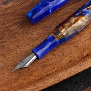 Octagonal hand-finished and polished fountain pen form resin. Different nibs to choose from image 3