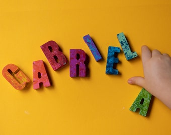 Gepersonaliseerde naam waskrijtjes - kleurpotloden - verjaardagscadeau