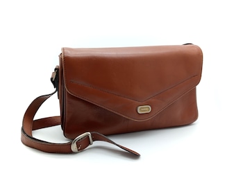 Women&#39;s handbag all in soft tanned brown leather, LEMARIE GAIGEARD French artisan from the 70s
