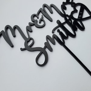 Wedding cake topper with wedding date