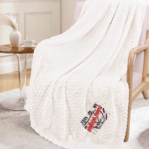 Coperta ricamata in peluche ispirata ai film horror - Coperta spettrale di Halloween