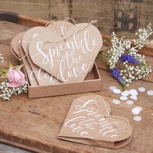 Coni nuziali a forma di cuore, 'Sprinkle the Love', Coni di coriandoli Kraft, Coni di petali di nozze, Coni di coriandoli Kraft, Coriandoli per ospiti di nozze