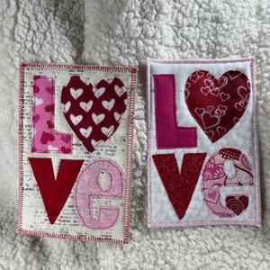 Gestepptes Postkartenmuster-Stoff Postkartenmuster-LOVE