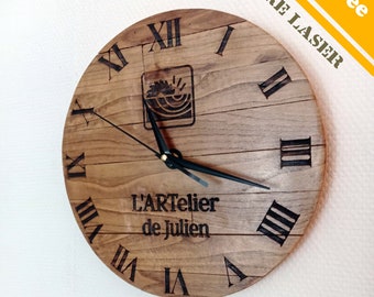 horloge personnalisée en bois, horloge d'intérieur en bois , gravure au choix, style industriel ou rustique