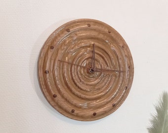 Horloge Murale minimaliste en Bois Massif - modèle ondulation - Création artisanale Unique de l'ARTelier de Julien