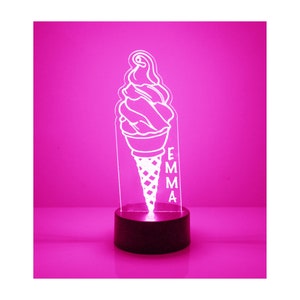 Eistüte Light Up, personalisiertes Geschenk, 16 Farben LED Nachtlicht Lampe, KOSTENLOSE Gravur, Fernbedienung, Küchendeko, Eiscreme Schild