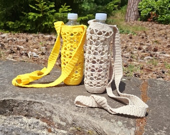 Crocheted crossbody bottle bag/ bottle holder for walks/ bottle bag/ festival bottle carrier/ drink holder for thermos flasks