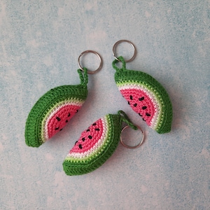 Porte-clés pastèque rose au crochet / Pendentif accessoire végétarien / Ornement / Décoration de rétroviseur de voiture rétro / Ambiance de vacances