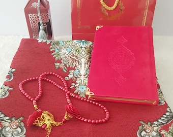 Personalized Velvet Prayer Mat Set: Quran, Tasbih & Essence - Islamic Gift