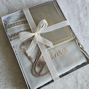 Customized Thick Prayer mat Velvet Quran&Pearl Tashbih | Personalized Prayer Rug Dua Book | Islamic gifts | Muslim Eid Ramadan | Hajj Umrah