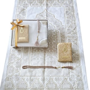 Aangepaste fluwelen gebedsmattenset: koran, Pearl Tasbih, gepersonaliseerd islamitisch cadeau