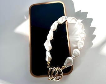 Pearl Phone Strap,Pearl Beaded Phone Chain, Phone Wrist Holder, Zosia Jewelry, Zosia, White Beaded Phone Strap