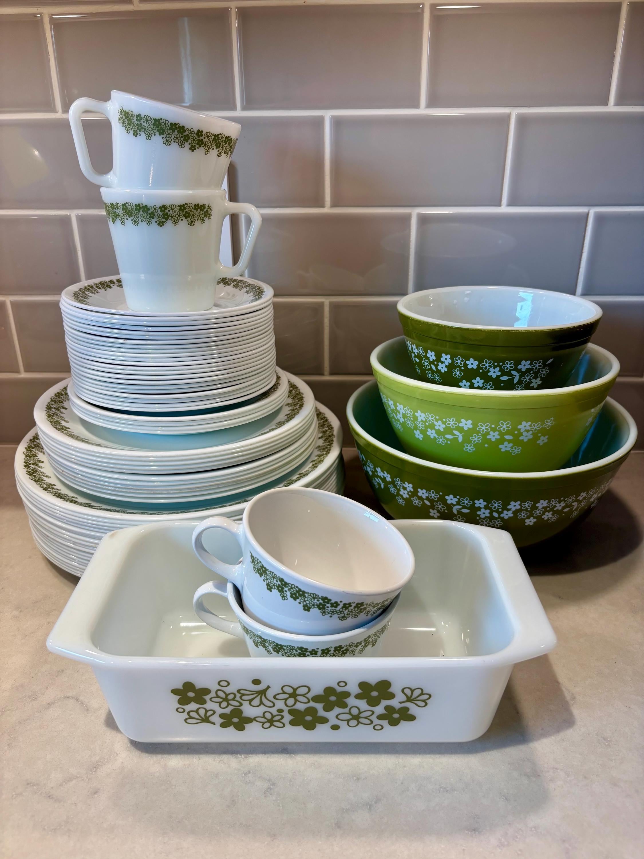 Pyrex Spring Blossom Green Crazy Daisy Corelle Corning Dinnerware
