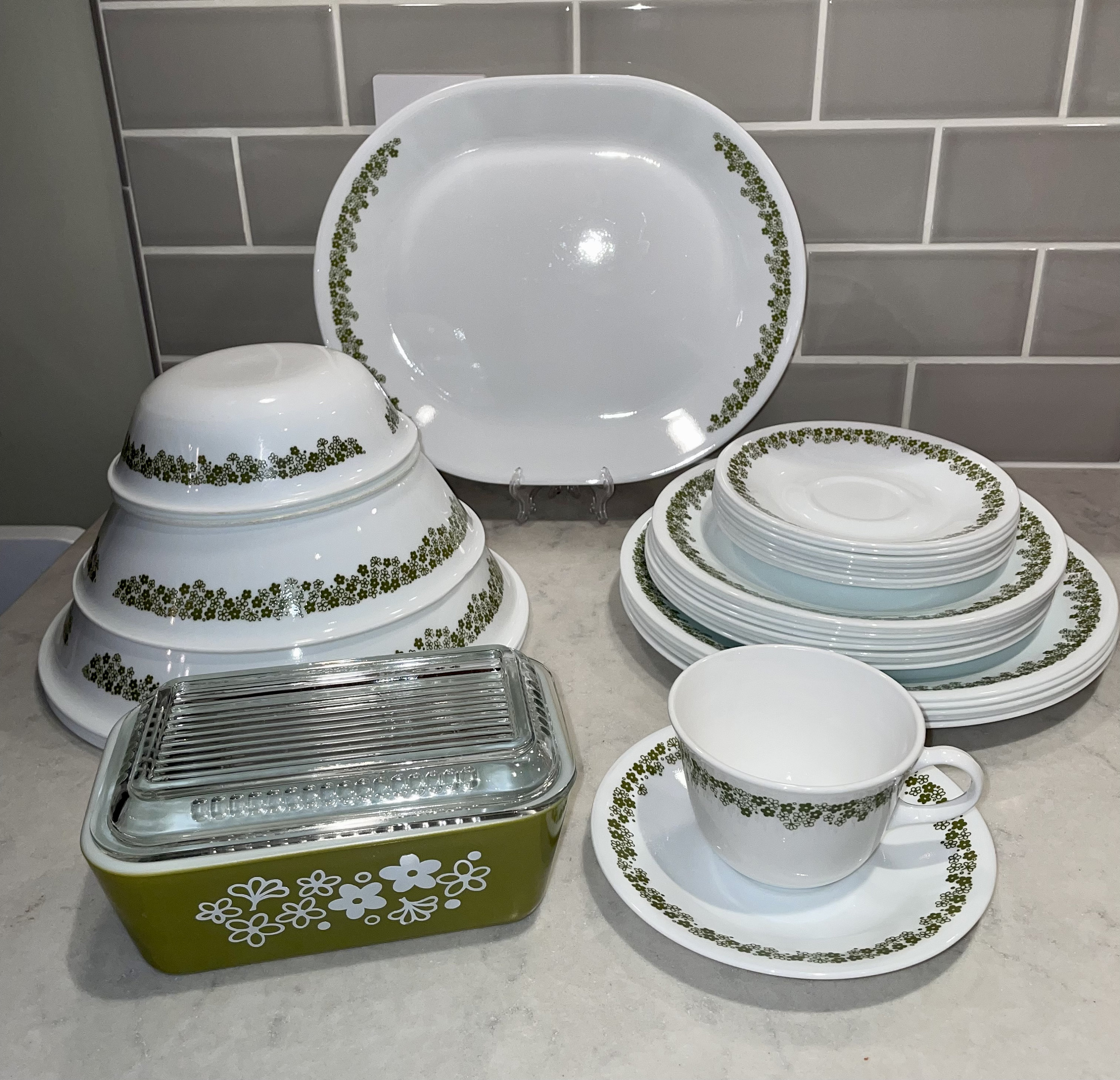 Pyrex Spring Blossom Green Crazy Daisy Corelle Corning Dinnerware
